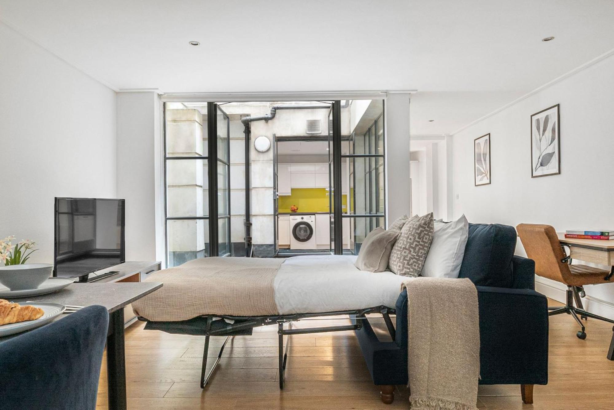Heart Of Holborn - 2br With Patio - Cityapartmentstay Apartament Londra