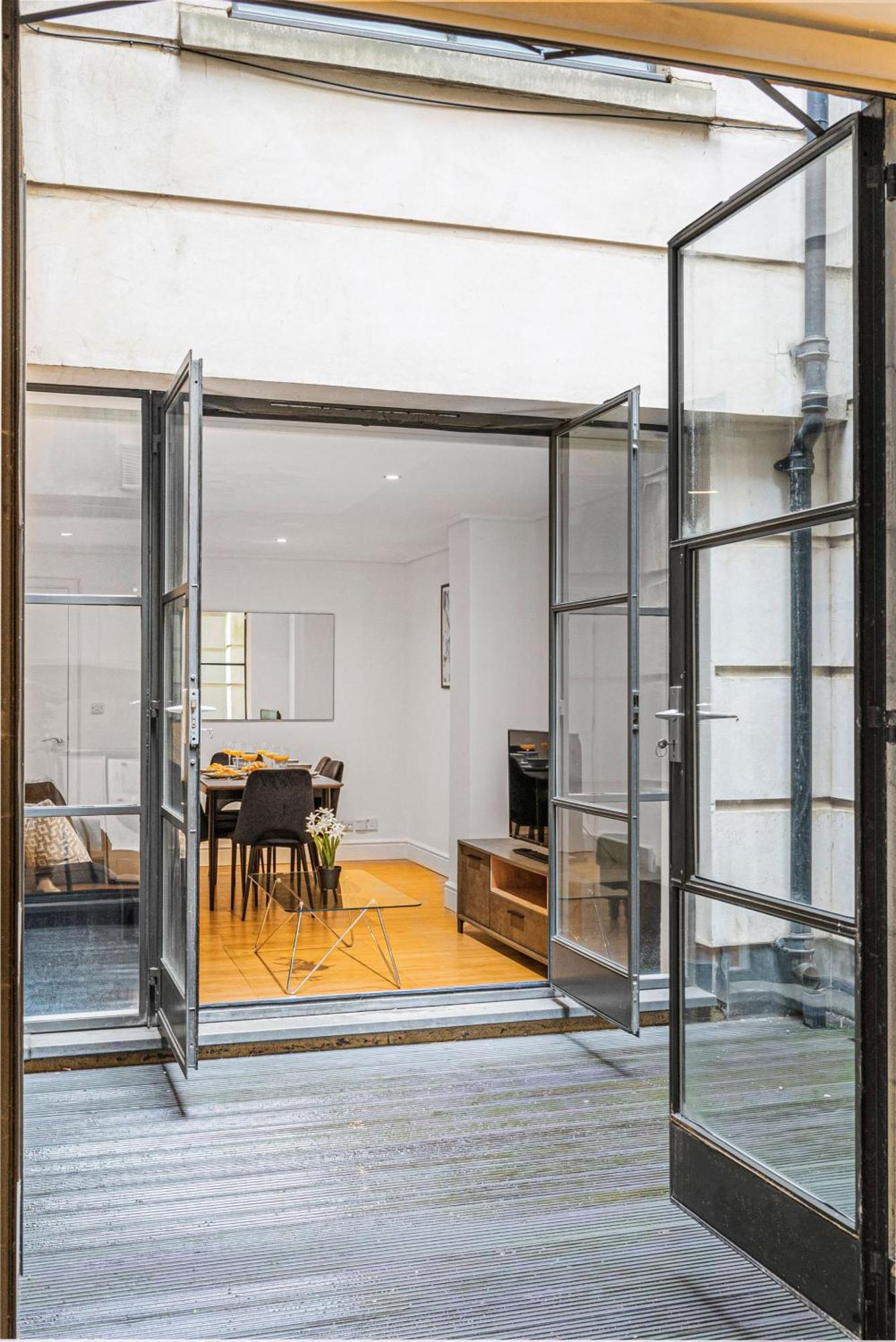 Apartament Heart Of Holborn - 2br With Patio - Cityapartmentstay *